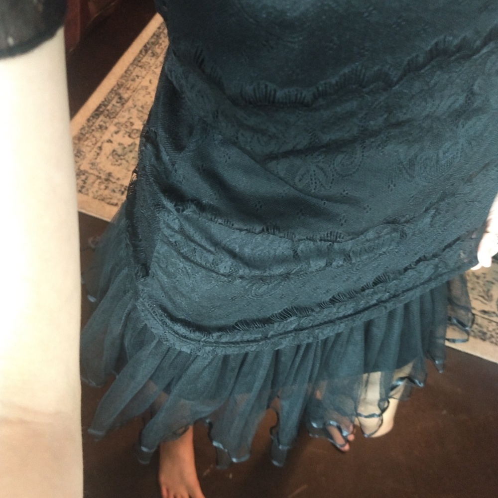 Black lace dress - Picture 2 of 3